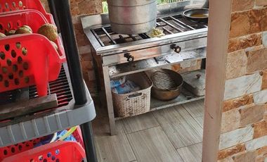 Venta de Casa Comercial en el Anillo Vial