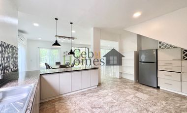 Four Bedroom House with Pool For Rent