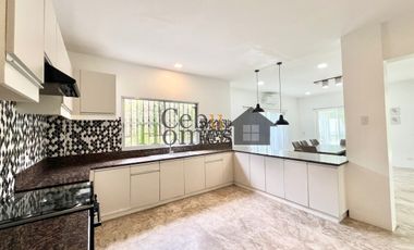 Four Bedroom House with Pool For Rent