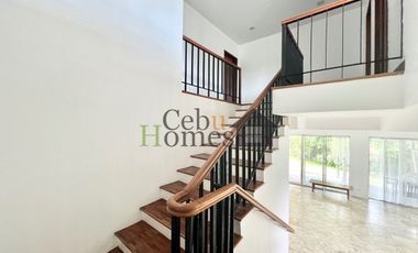 Four Bedroom House with Pool For Rent