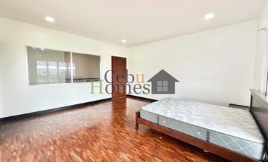 Four Bedroom House with Pool For Rent