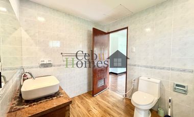 Four Bedroom House with Pool For Rent