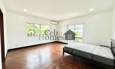 Four Bedroom House with Pool For Rent