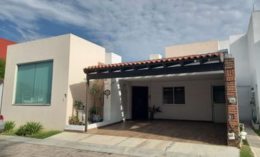 Casa amueblada en renta en real de zavaleta