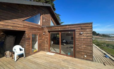 Linda casa a pasos de la playa en Pichilemu