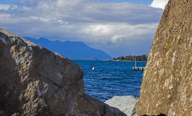 Venta de espectacular Casa de 150m2 en condominio con acceso a playa entre Villarrica y Pucón