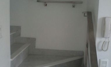 ALQUILO DUPLEX DE UN DORMITORIO AMOBLADO Y EQUIPADO