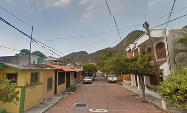 Remate De Bonita Casa