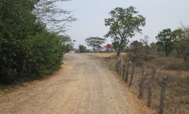 FINCA DE 15 HTS A 5 KLM DE SABANAGRANDE VIA MALAMBO.