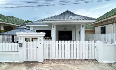 Single house, area size 50 square meters  With free gifts, special price, Soi Nong Samo 11, Noen Phlap Wan, Pattaya.