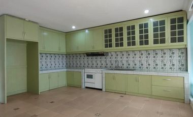 DIJUAL RUMAH CANTIK KOLAM RENANG AMPERA KEMANG JAKARTA SELATAN