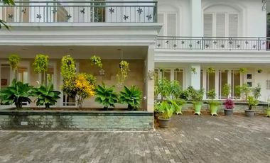 DIJUAL RUMAH CANTIK KOLAM RENANG AMPERA KEMANG JAKARTA SELATAN