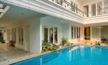 DIJUAL RUMAH CANTIK KOLAM RENANG AMPERA KEMANG JAKARTA SELATAN