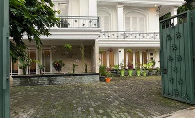 DIJUAL RUMAH CANTIK KOLAM RENANG AMPERA KEMANG JAKARTA SELATAN