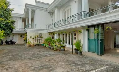 DIJUAL RUMAH CANTIK KOLAM RENANG AMPERA KEMANG JAKARTA SELATAN