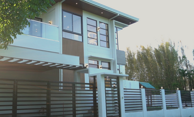 2-STOREY CONTEMPORARY MODERN HOUSE WITH SWIMMING POOL IN TAGAYTAY