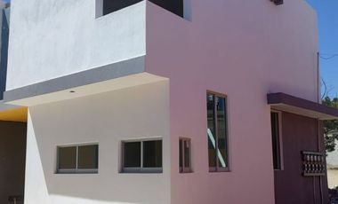 SE VENDE CASA DE DOS PLATAS  EN PRIVADA COL. ALVARO OBREGON, SANTIAGO TULANTEPEC A 5 MINUTOS DEL CENTRO 🏘️