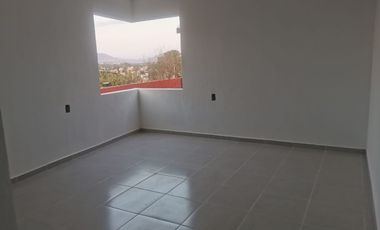 SE VENDE CASA DE DOS PLATAS  EN PRIVADA COL. ALVARO OBREGON, SANTIAGO TULANTEPEC A 5 MINUTOS DEL CENTRO 🏘️