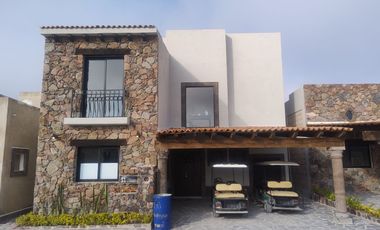 Casa con 4 recamaras en Magnolia Residencial, San Miguel de Allende, 292 m2