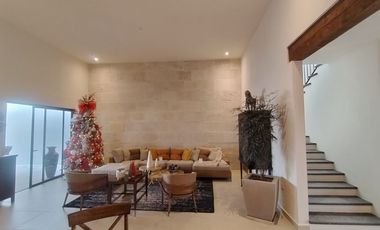 Casa con 4 recamaras en Magnolia Residencial, San Miguel de Allende, 292 m2