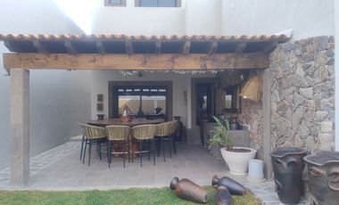 Casa con 4 recamaras en Magnolia Residencial, San Miguel de Allende, 292 m2
