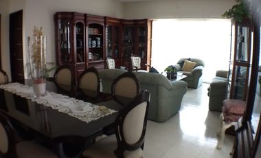 Casa en Venta en SM 11. Con alberca . También propia para  despacho de abogados, contable, notaria etc.