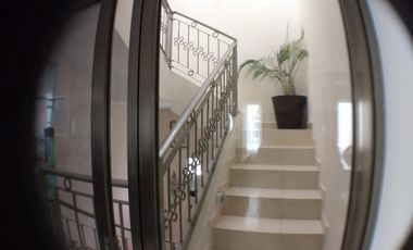 Casa en Venta en SM 11. Con alberca . También propia para  despacho de abogados, contable, notaria etc.