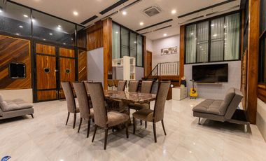 Picturesque Riverside Home on 8 rai Sawang Wirawong Ubon Ratchathani Thailand