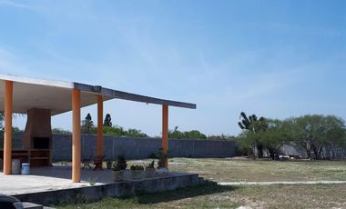 QUINTA Y TERRENO CON CASA EN VENTA EN PESQUERÍA