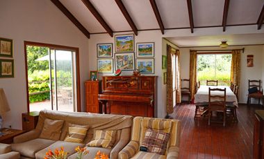 Quilpué, Parcela 3,8 Hás, productiva, casa 4 dormitorios +2 cabañas + piscina + pozo