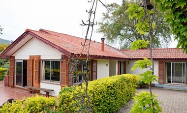 Quilpué, Parcela 3,8 Hás, productiva, casa 4 dormitorios +2 cabañas + piscina + pozo