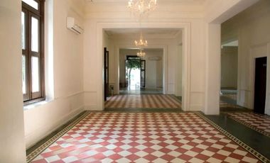 Casa en Venta Estilo Frances Col. Americana, Para Hotel, Negocios, Des. Vertical