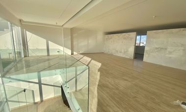 SE RENTA PENT HOUSE DE LUJO - 3 PISOS