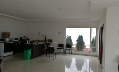 VENTA EXCELENTE GALPON INDUSTRIAL NORTE DE QUITO, FACILIDAD DE MANEJO DE CONTENEDORES