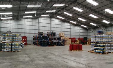 VENTA EXCELENTE GALPON INDUSTRIAL NORTE DE QUITO, FACILIDAD DE MANEJO DE CONTENEDORES