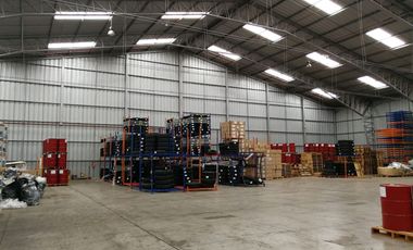 VENTA EXCELENTE GALPON INDUSTRIAL NORTE DE QUITO, FACILIDAD DE MANEJO DE CONTENEDORES