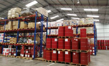 VENTA EXCELENTE GALPON INDUSTRIAL NORTE DE QUITO, FACILIDAD DE MANEJO DE CONTENEDORES