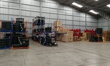 VENTA EXCELENTE GALPON INDUSTRIAL NORTE DE QUITO, FACILIDAD DE MANEJO DE CONTENEDORES