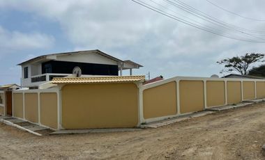 Casa de la playa en venta - vía data villamil