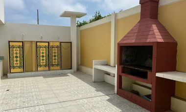 Casa de la playa en venta - vía data villamil
