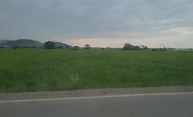 Terreno de venta en vía Salitre