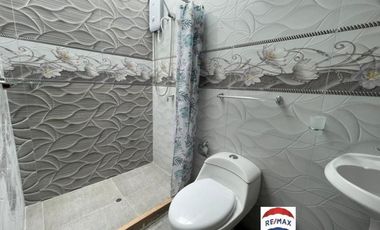 SE ALQUILA CASA Y 4 MINIDEPAS EN EL MISMO INMUEBLE