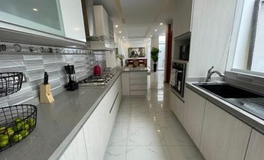 SE ALQUILA CASA Y 4 MINIDEPAS EN EL MISMO INMUEBLE