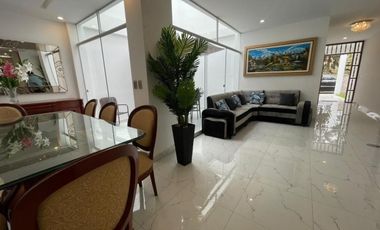 SE ALQUILA CASA Y 4 MINIDEPAS EN EL MISMO INMUEBLE