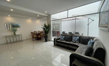 SE ALQUILA CASA Y 4 MINIDEPAS EN EL MISMO INMUEBLE