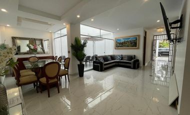 SE ALQUILA CASA Y 4 MINIDEPAS EN EL MISMO INMUEBLE