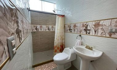 SE ALQUILA CASA Y 4 MINIDEPAS EN EL MISMO INMUEBLE