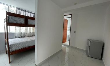 SE ALQUILA CASA Y 4 MINIDEPAS EN EL MISMO INMUEBLE