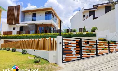 for sale brandnew house with swimming pool plus 5 bedroom and 6 car garages in Talisay City Cebu