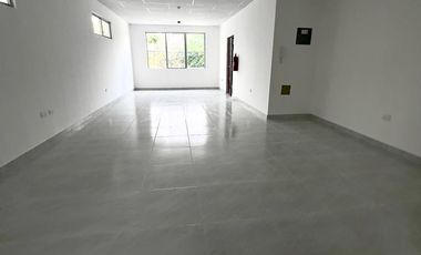 Kennedy Norte, Se renta locales y oficinas 50 mts2